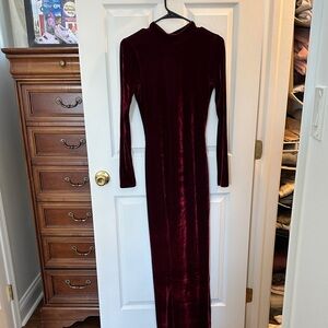 Forever 21 Velvet Long Sleeve Dress in Maroon
